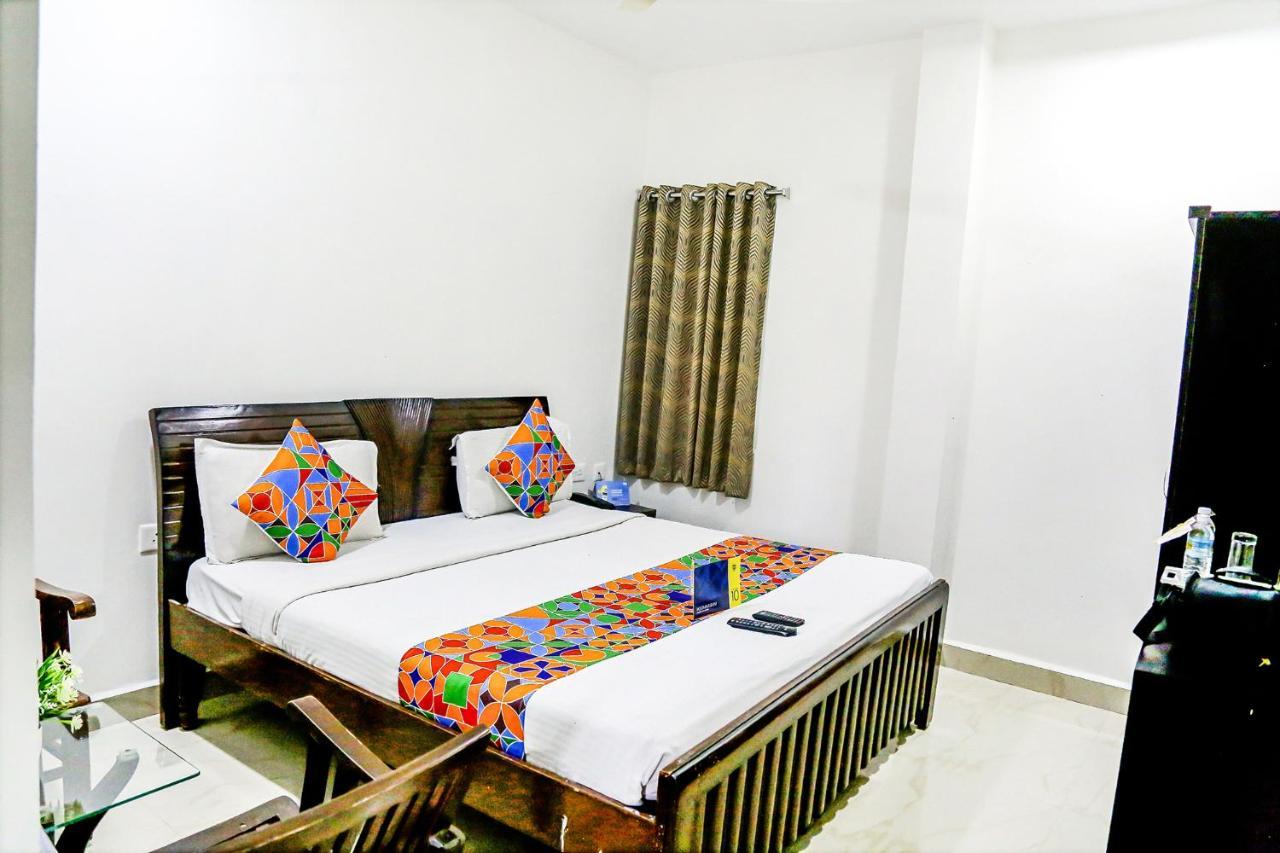 Hotel Fabexpress Essvee Mg Road Vijayawāda Esterno foto